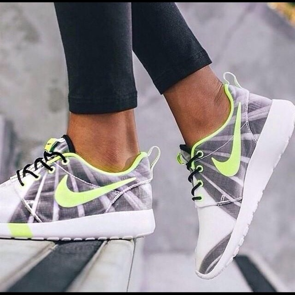 Nike Running Roshe Sneakers - Rare color